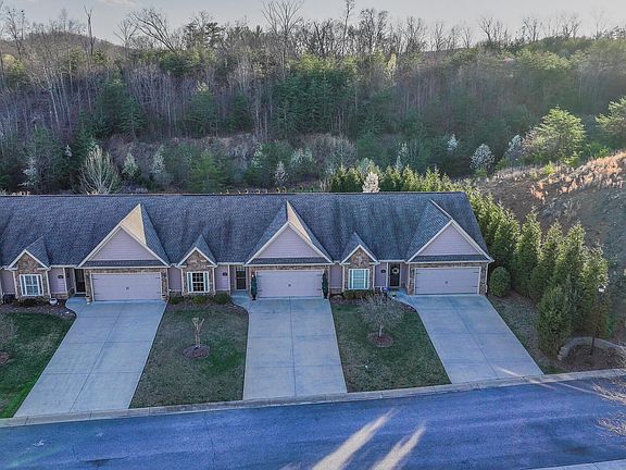 2nd image of 374 Coldwater Dr #374
