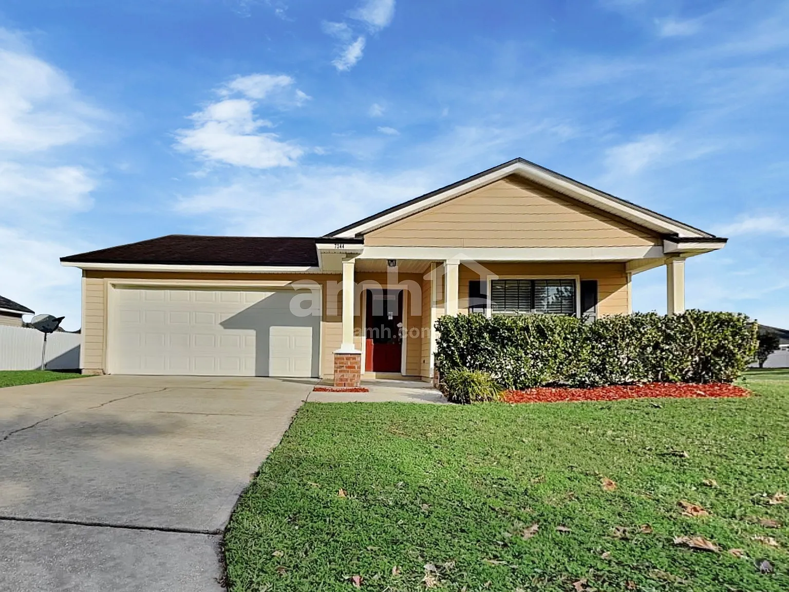 3 bed, 2.0 bath, 1438 sqft, $1,860 — Photo 1