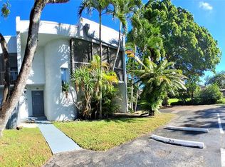 2718 S University Dr APT 17B, Davie, FL 33328