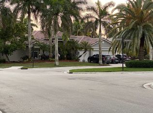 853 Reflection Ln, Weston, FL 33327
