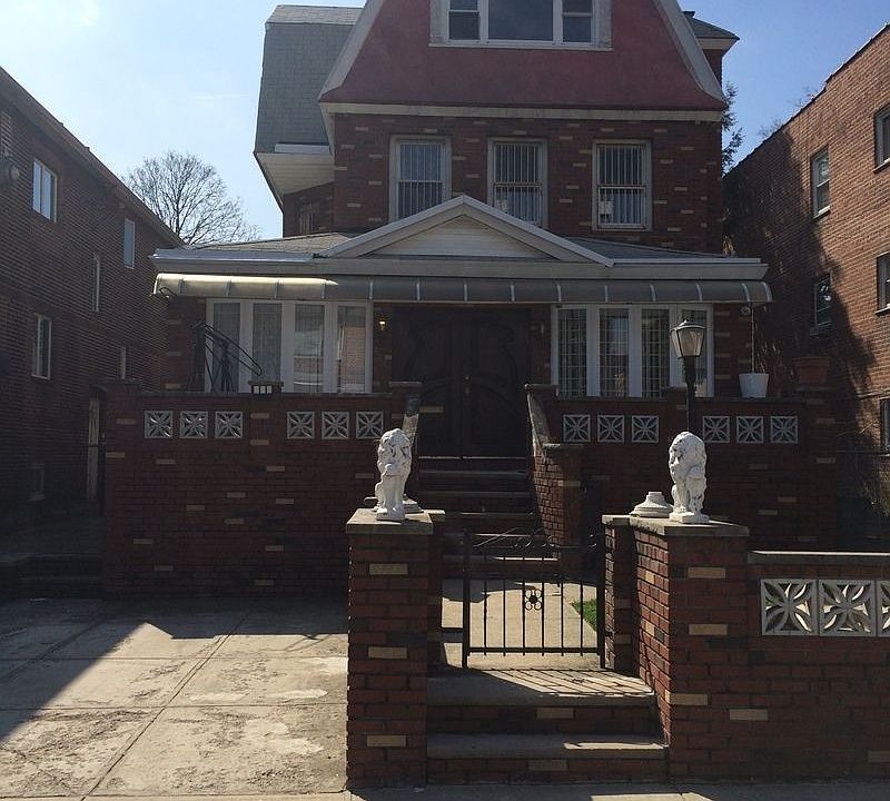 2nd image of 564 E 9th St