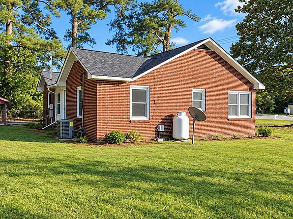4th image of 4071 Byrnes Dr