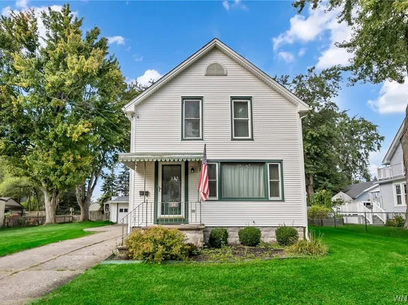 34 Brandel Ave, Lancaster, NY 14086