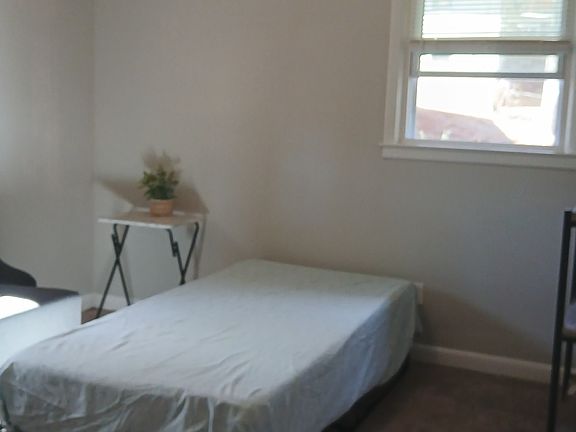 5th image of 624 Moselle Dr SW #1