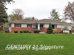 4334 Walton Pl, Saginaw, MI 48603