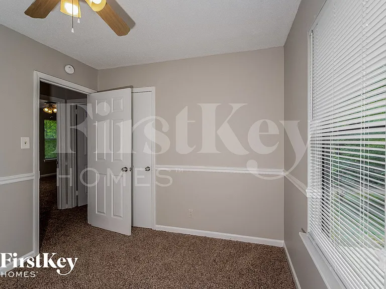 3104 Cobblestone Dr — Photo 7