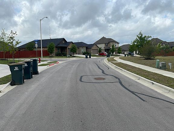 4th image of 509 Oleander Loop