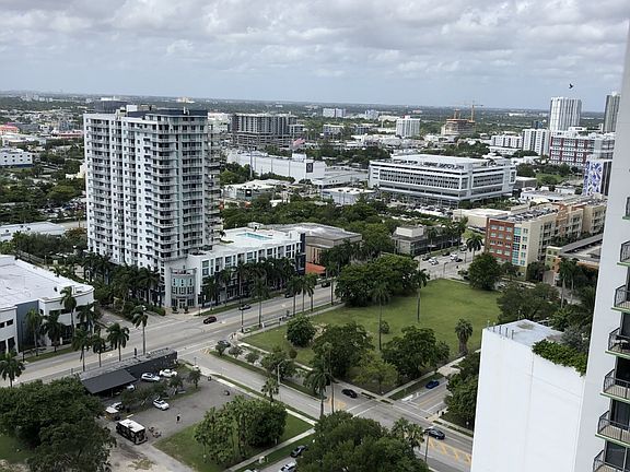 2nd image of 1750 N Bayshore Dr APT 2711