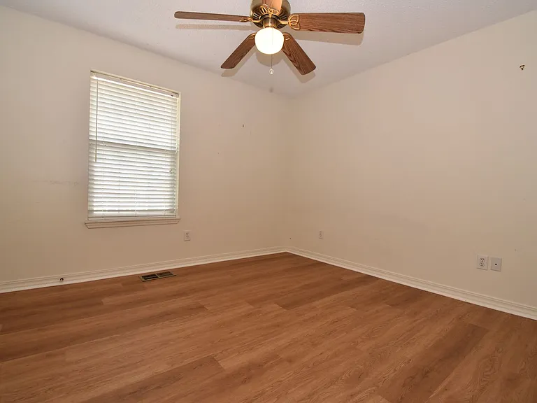 207 N Homer St — Photo 10