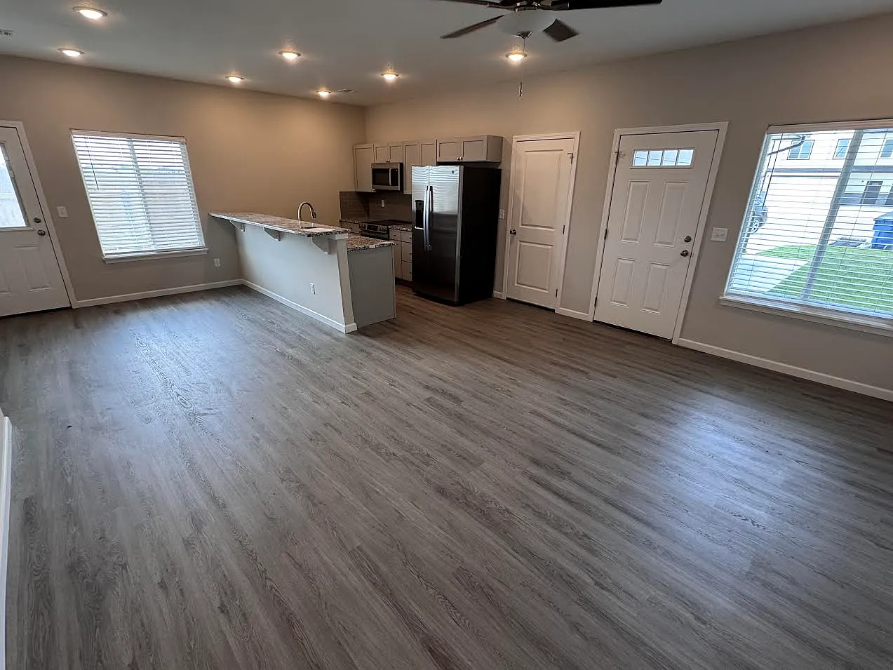 3 bed, 1200 sqft, $1,550 — Photo 4