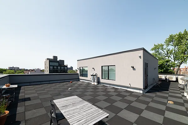 Rented by Twin Group | media 35