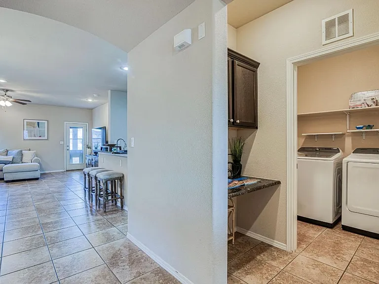 7413 Red Cedar Dr — Photo 39