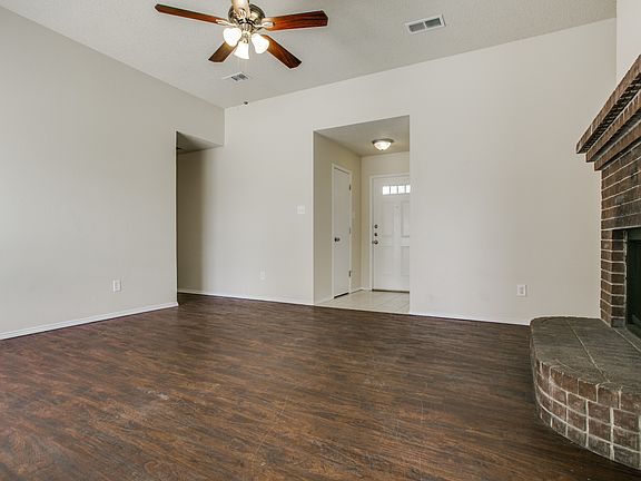 5th image of 844 Globe Ave