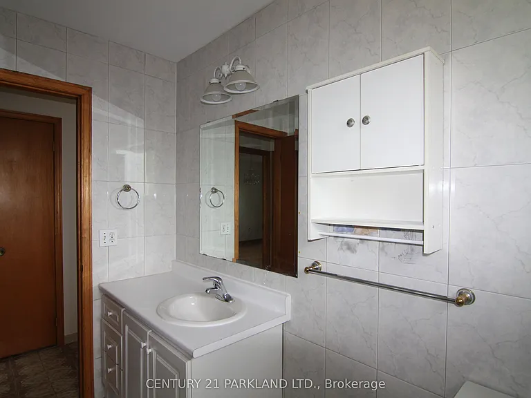 38 Beamsville Dr — Photo 13