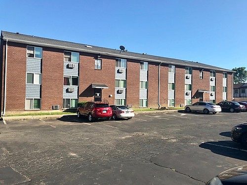 2nd image of 169 W Spring St APT 1A
