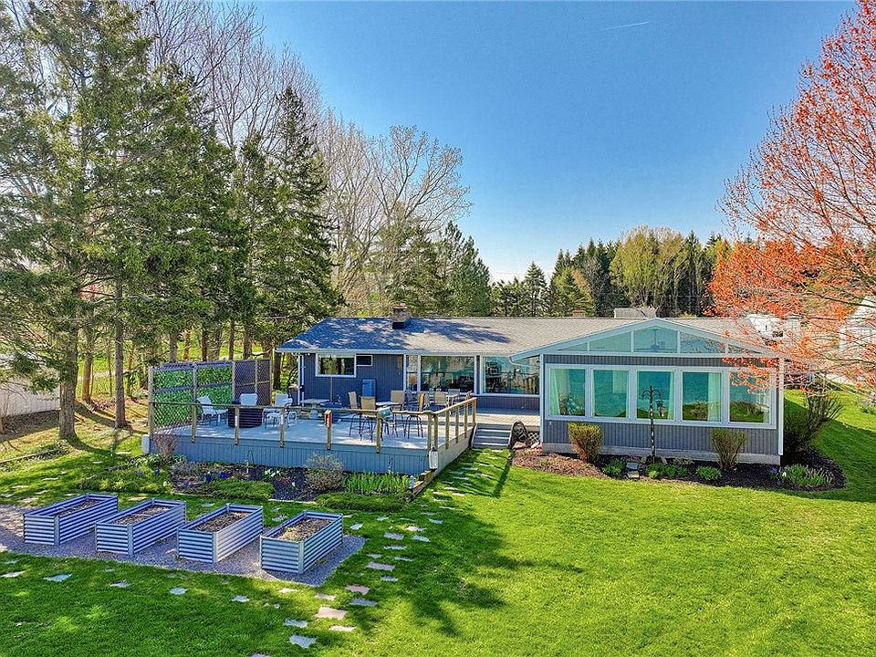 1st image of 147 Elm Dr