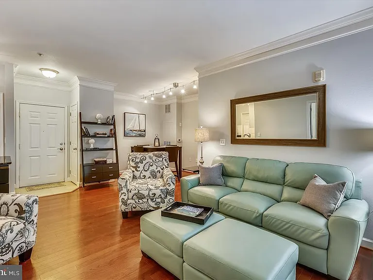 501 Hungerford Dr #154 — Photo 3