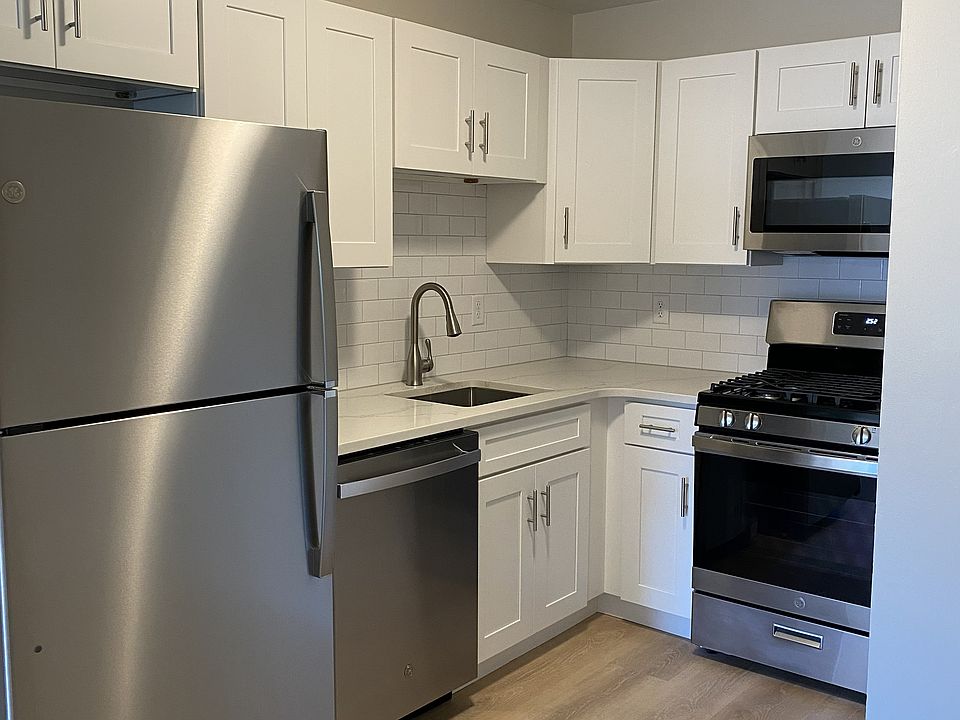 1st image of 118 Greenleaf St APT 11