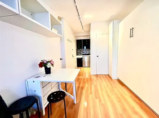 Rented by R New York | media 4