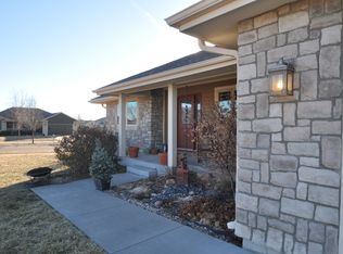 4243 SW Cambridge Ave, Topeka, KS 66610