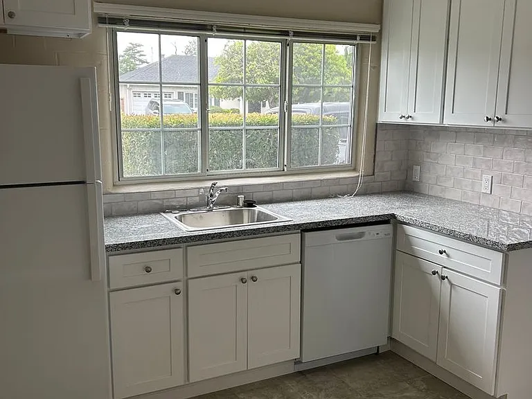 1032 Northwood Dr — Photo 8