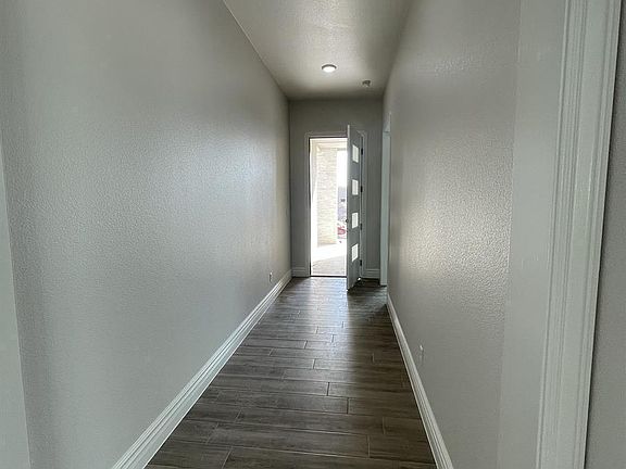 2nd image of 221 Emerald Clay Pl