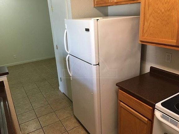 4th image of 2100 Schorn Dr APT A