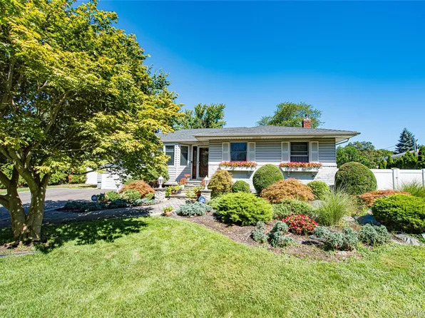 1 Wood Lane, Smithtown, NY 11787