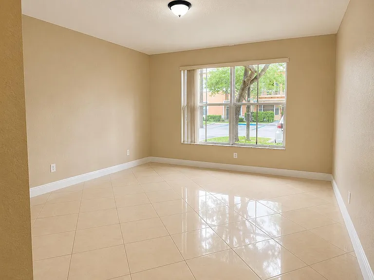 3549 Forest Hill Blvd #25 — Photo 13