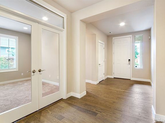 2nd image of 4220 Bainbridge Ct NE
