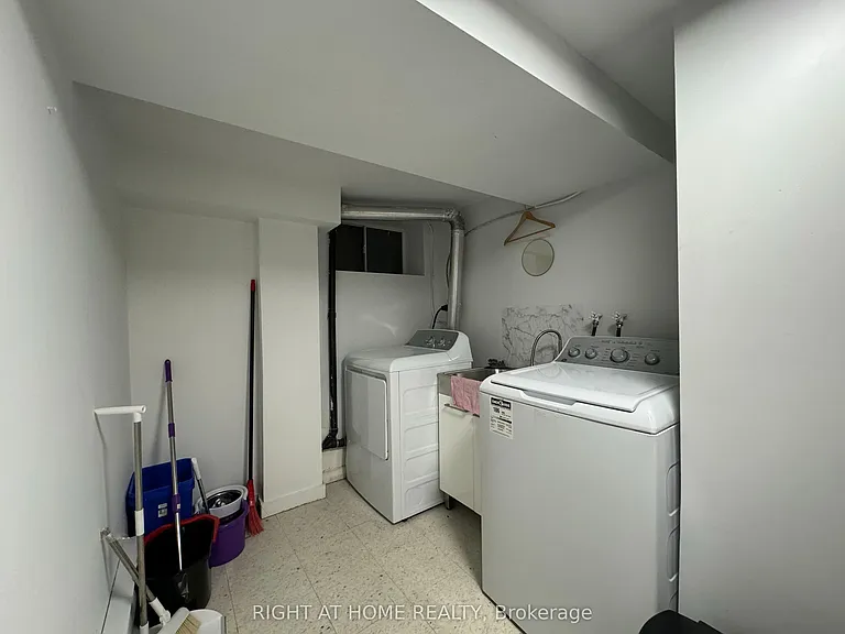 1196 Avenue Rd #BASEMENT — Photo 19