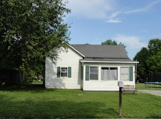 308 S Champlain St, Tower Hill, IL 62571