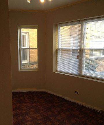 4th image of 4915 N Avers Ave APT 1D