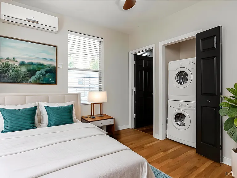 103 S Rowland St #B — Photo 8