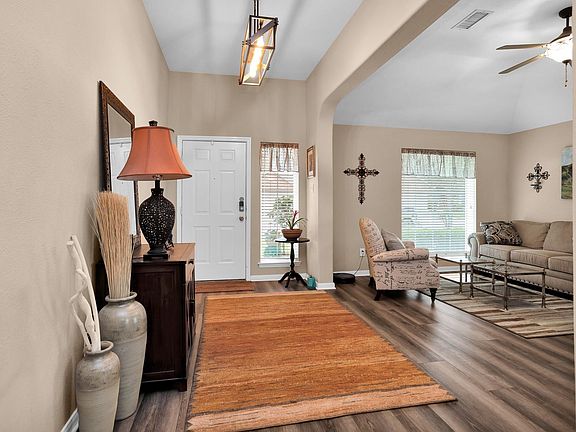 5th image of 7 Cypress Bayou Ct