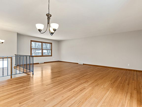 3rd image of 251 Fairview Dr