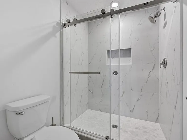 4408 Hemlock Dr — Photo 21