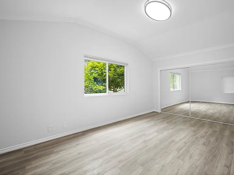 7851 Mary Ellen Ave — Photo 16