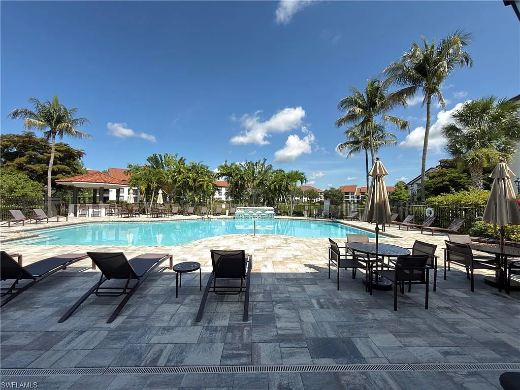 2 bed, 1.0 bath, 1045 sqft, $1,695 — Photo 4