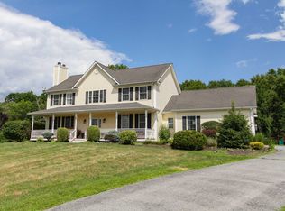 68 Albrecht Ln, Pleasant valley, NY 12569