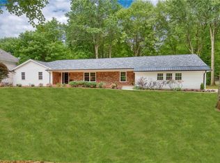 7903 Memory Ln, Canfield, OH 44406