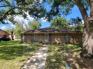 1302 Roman Rd, Grand Prairie, TX 75050