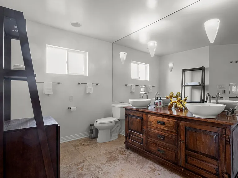 6714 Blucher Ave — Photo 14