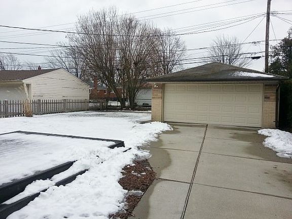 3rd image of 23212 Recreation St