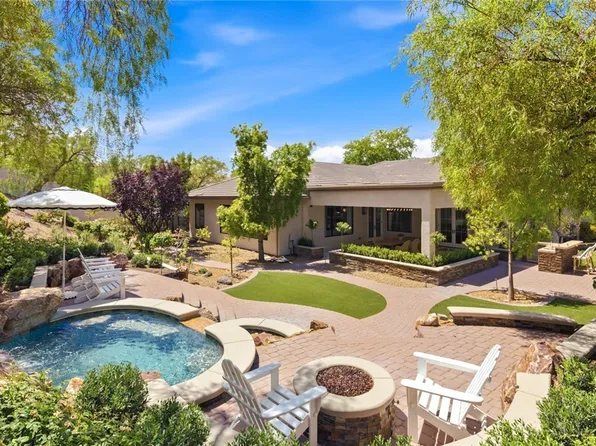 8 Pine Hollow Dr, Henderson, NV 89052