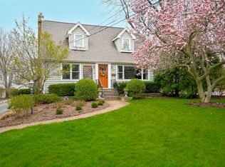 305 N Montclair Ave, Glen Ellyn, IL