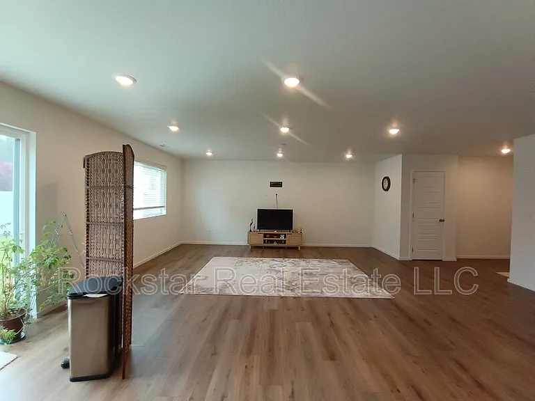 109 W Goldenrod Ave — Photo 13
