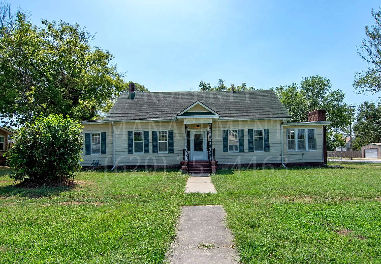 3 bed, 2.0 bath, 1937 sqft, $1,600 — Photo 1
