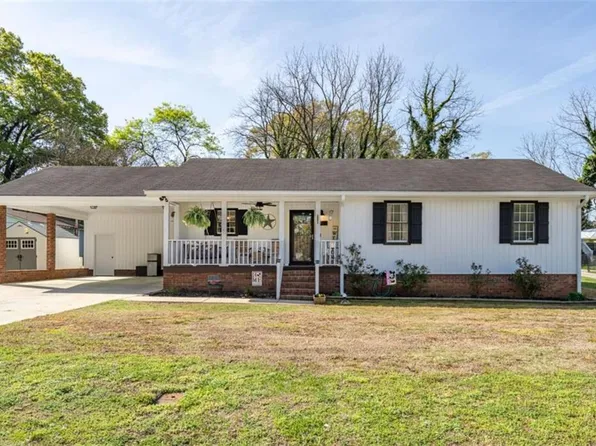 105 Hooper Ave SE, Lindale, GA 30147