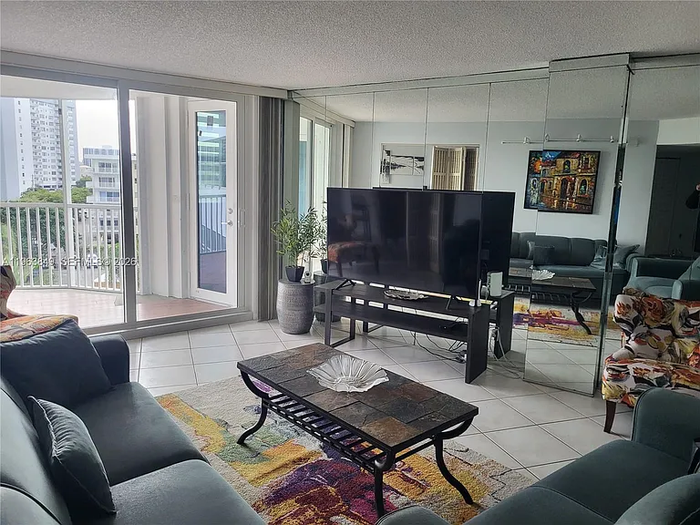 100 Golden Isles Dr #615 — Photo 3